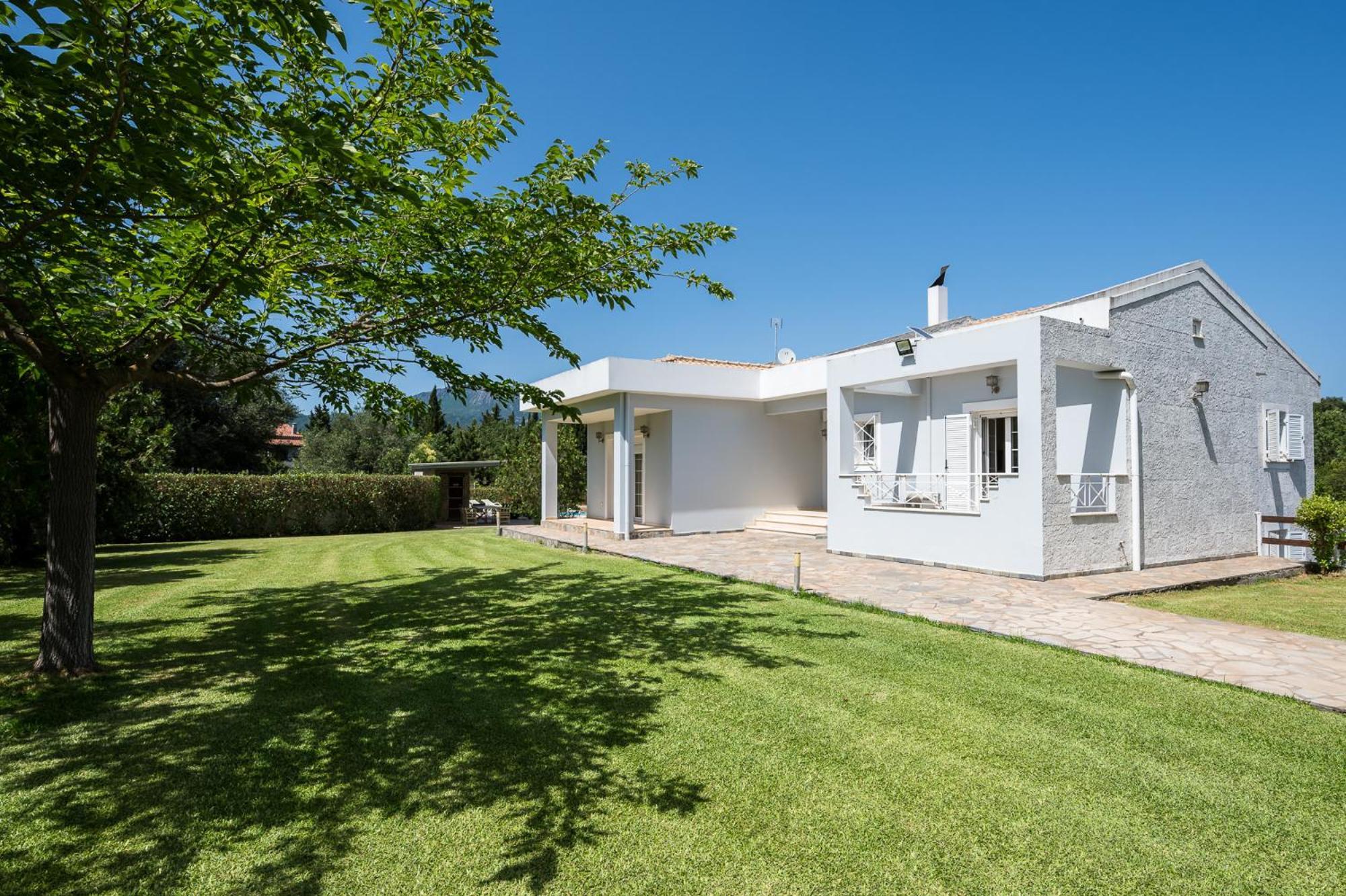 Villa Nefeli With Private Pool By Konnect Dassia  Eksteriør billede